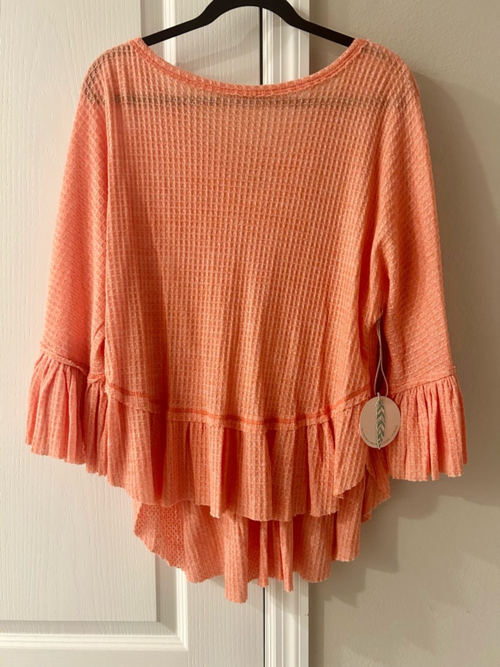 Hummingbird Coral Waffle Knit Ruffle Top Size Medium - Picture 2 of 6
